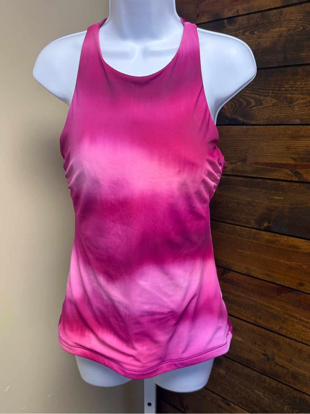 Athleta Pink Ombre Athletic Swimsuit top Tankini Size 36B 36C underwire padded